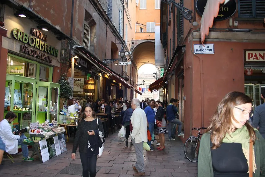 Chic House Apartment Bologna 0*,